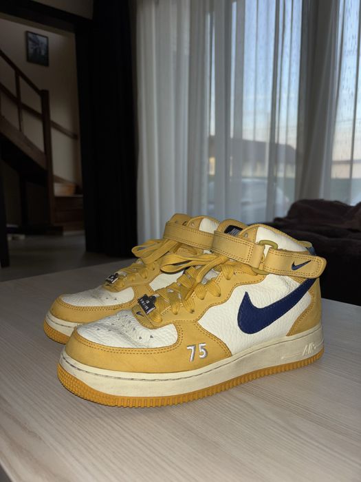 Air Force 1 Mid Paris