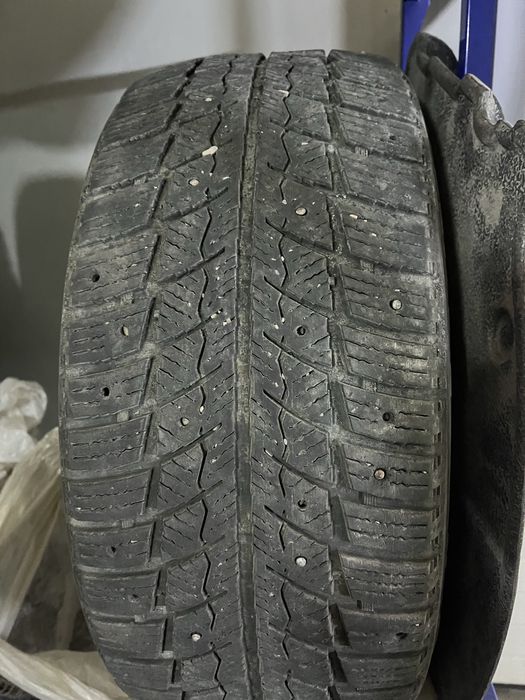 Продам одно калисо 225/50/r17