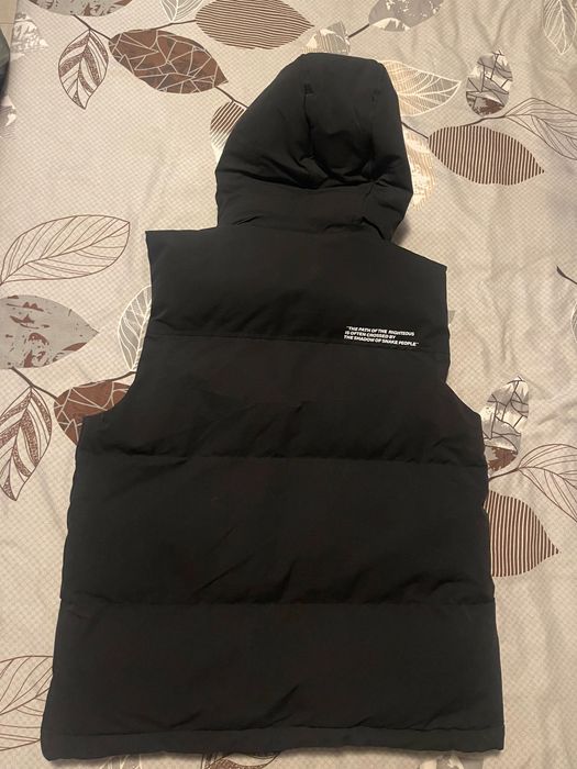 Vestă made by paranoid