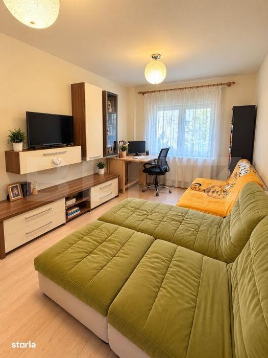 Apartament 4 camere, 77 mp, zona Plopilor