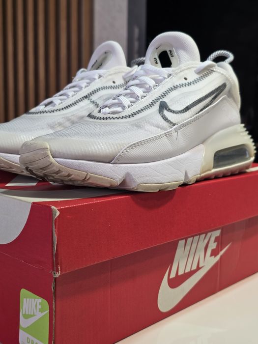 Nike 2090 - 39 номер  неразличими от нови