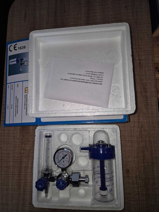 Медицински редуцир вентил с ротаметър и овлажнител