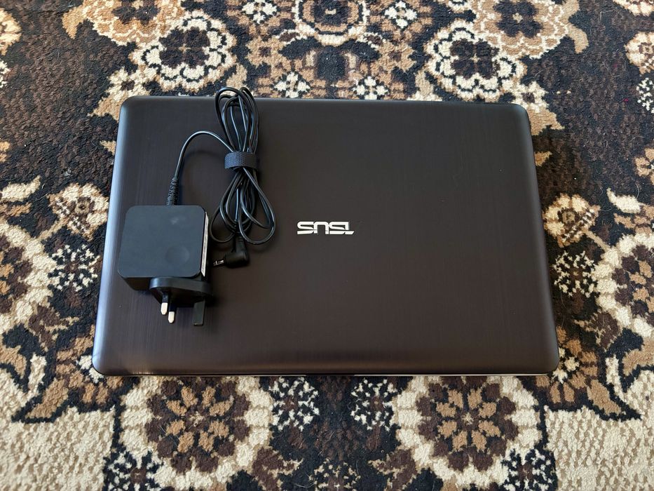 Офисный ноутбук Asus