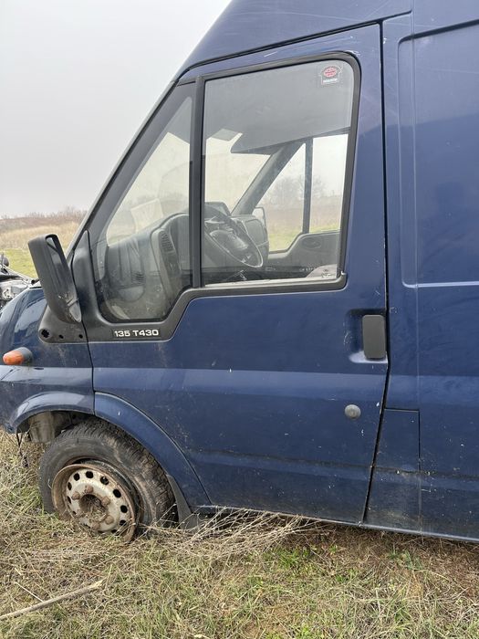 Продавам врати  врата капак прозорец стъкло за форд Транзит