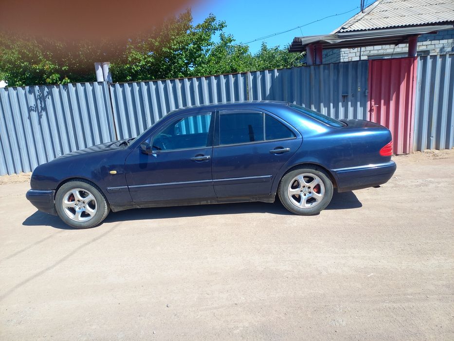 Продаётся мерседес 210 авангард