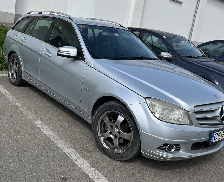 Vând Mercedes C200