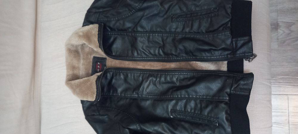 Кожаная куртка с мехом на рост 140см