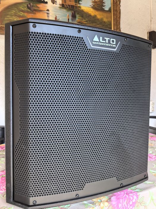 Subwoofer activ Alto profesional