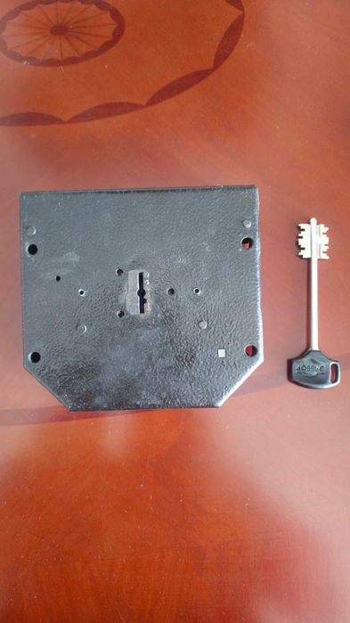 Замок на железную дверь