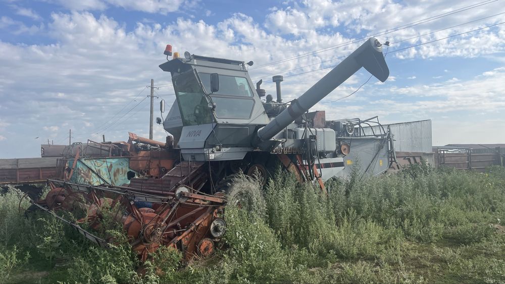 Продам комбайн нива эфект