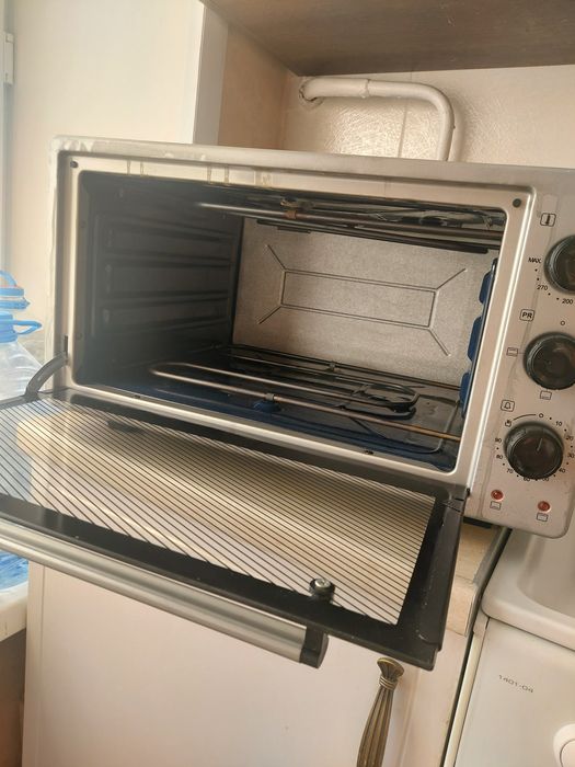 Электропечь продаётся