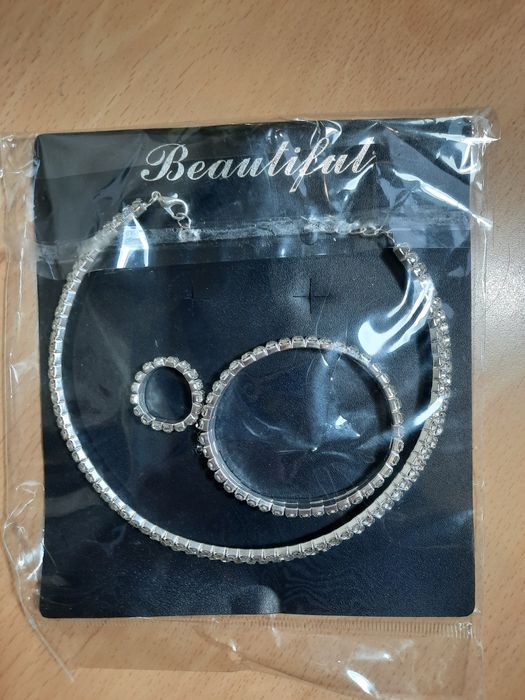 Продается набор бижутерии