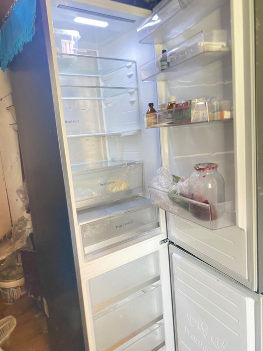 Продам холодильник почти новый