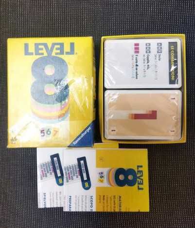 Настолна игра Ravensburger Level 8 Card Game, италианска версия