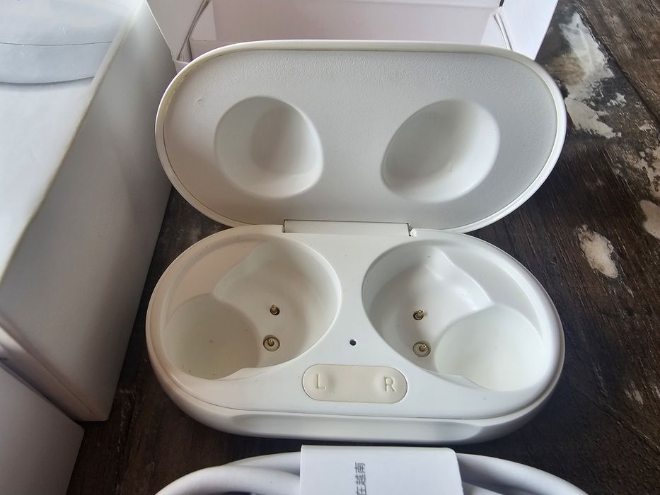 Samsung Buds+ plus R175 безжични слушалки