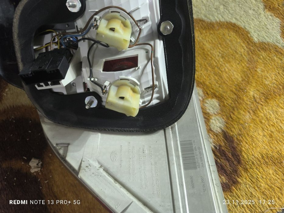 Десен стоп за БМВ е61 фейс, работещ, счупен външно