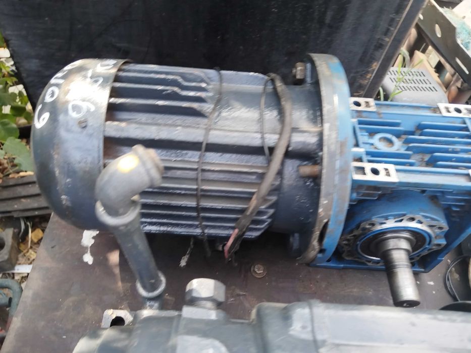MotoReductor raport 60 de rotații putere 0,75 kw