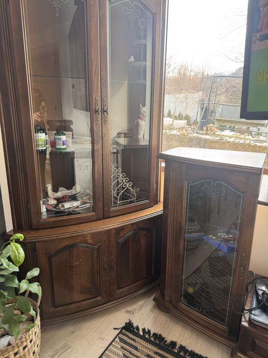 Комплект менели от масивно дърво