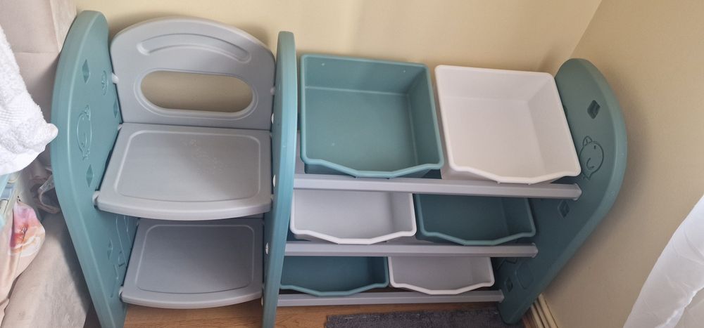 Dulap  jucarii in stare foarte buna