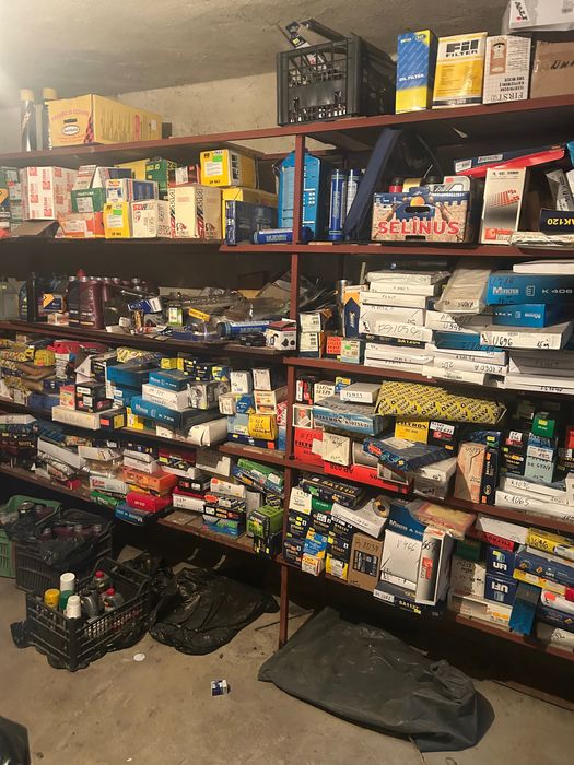 Продавам филтри—маслени въздушни горивни