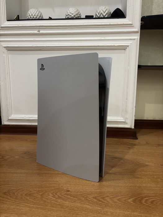 Playstation 5 с дисководом + 2 джойстика