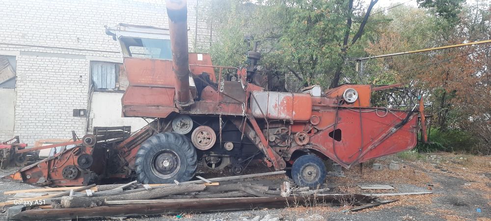 Комбайн нива ск5