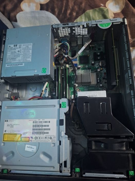 Продавам компютър без хард диск