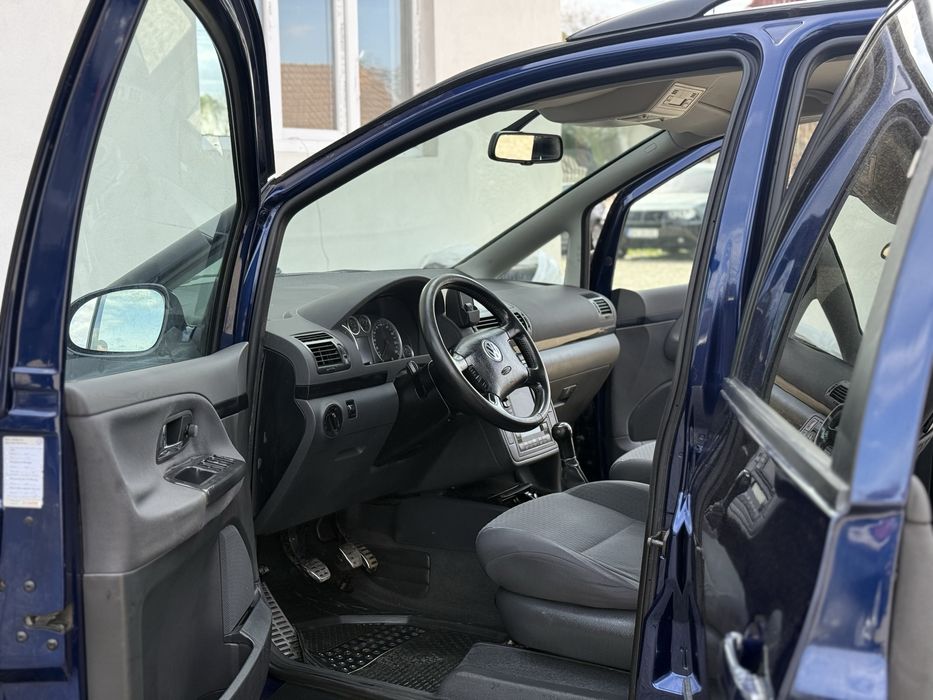 Volkswagen Sharan 11/2008 2.0 TDI 140 CP ( 1 AX ) 7 locuri  SE POATE IN RATE