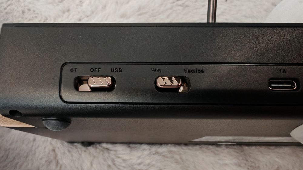 Геймърска клавиатура ретро дизайн