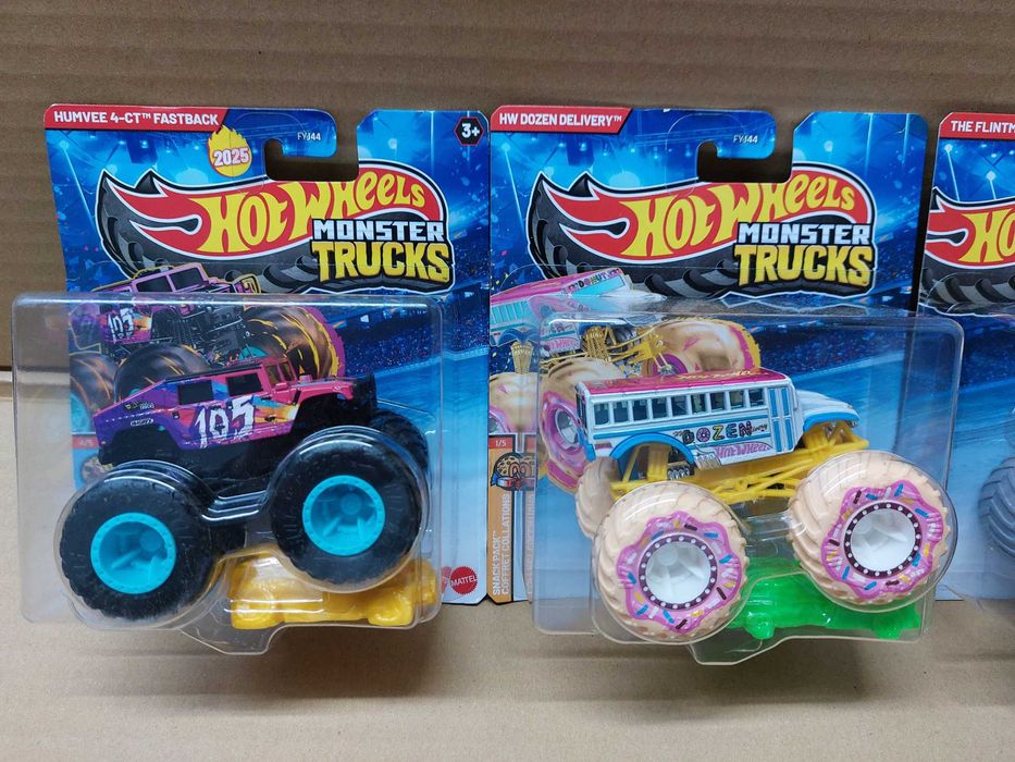 Колички Hot Wheels Monster Trucks / Color shifters / бъги - 15 модела