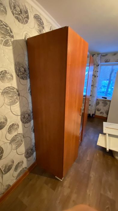 Продам шкаф спальный
