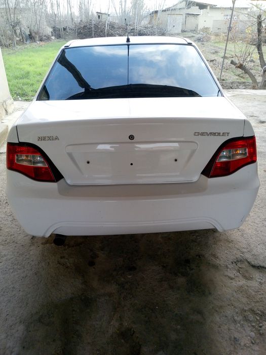 Moshina sotiladi yaxshi alo holatda Luks kondensanerlari ishlaydi