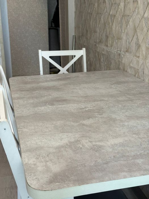 Стол со стульями