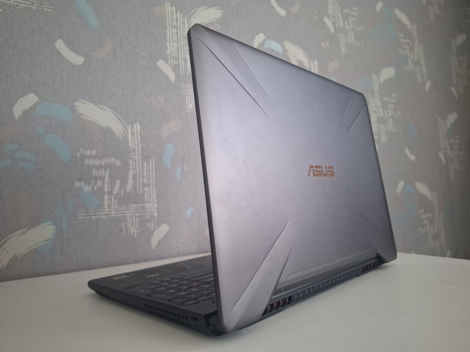 ASUS TUF FX505DV impecabil schimb cu cu diverse
Rtx 2060 6gb
Ryzen 7 3570H
Ssd 512
16 gb ram 
120hz 
Windows 11 
Rgb la tastatura (costumizabil)
Nu ar