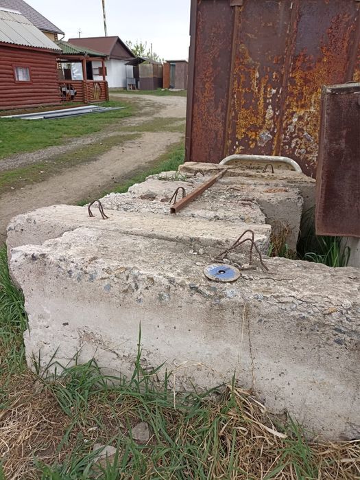 Продам фундаментеые  блоки