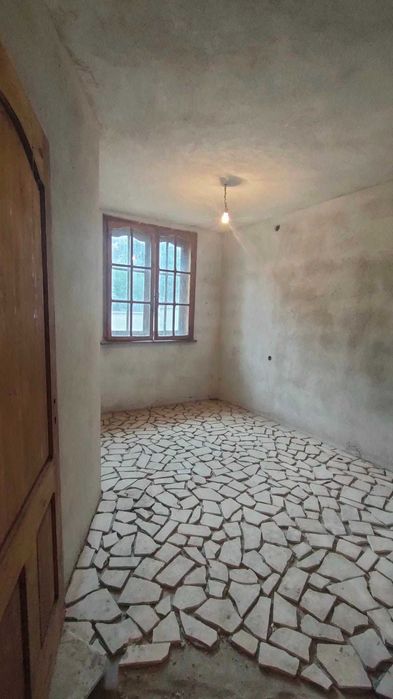 Продава се Къща в с. Синаговци, Област Видин - 462 кв.м за 184 €/кв.м - Снимка #8