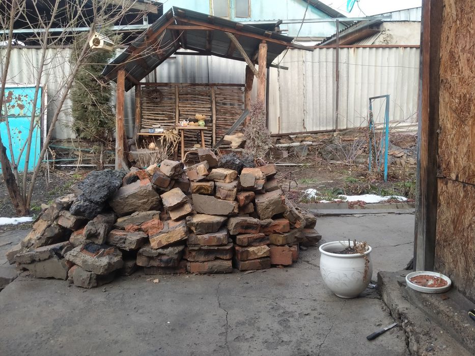 Строительный мусор отдам даром