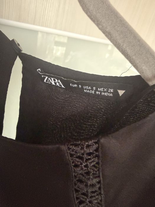 Черна сатенена рокля Zara – размер S