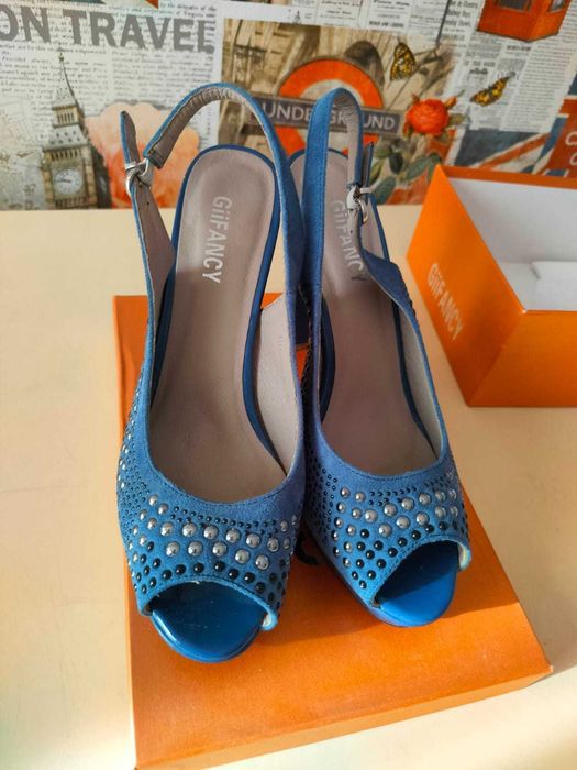 Босоножки женские