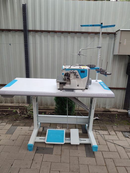 Vand masini de cusut