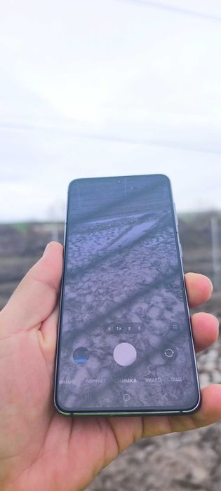 Продавам samsung S21