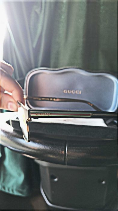 Vând ochelari Gucci