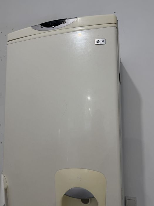 Продается холодильник LG,