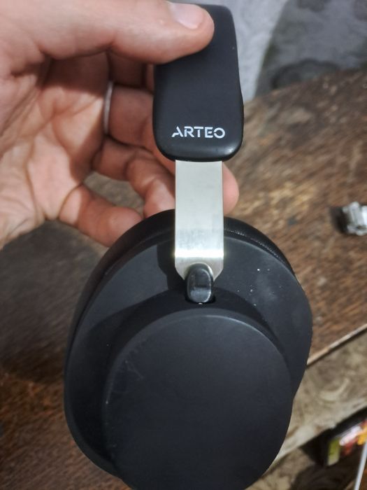 Продам наушники ARTEO