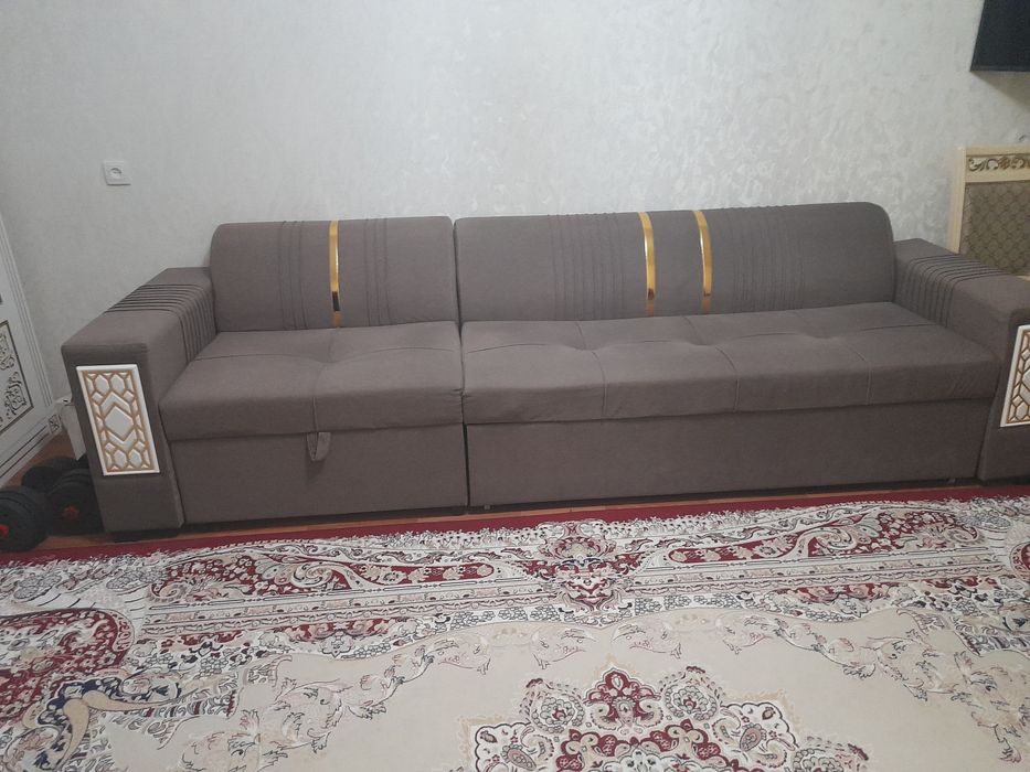 Продаётся диван для гостиной