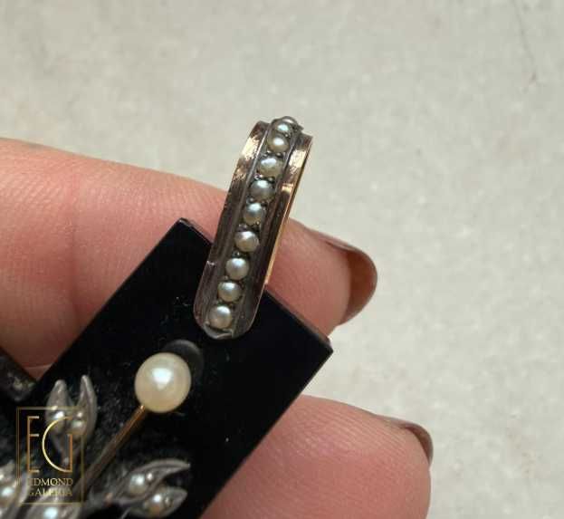 Pandantiv cruce din onix, decorat cu perle