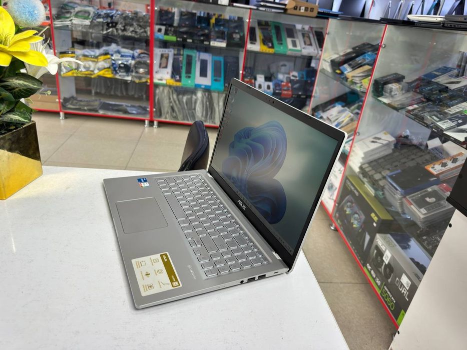 Asus core i5-1135G7 8/512 Nvme SSD IPS Holati ideal