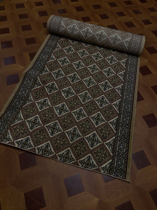 Ковер в хорошем состоянии