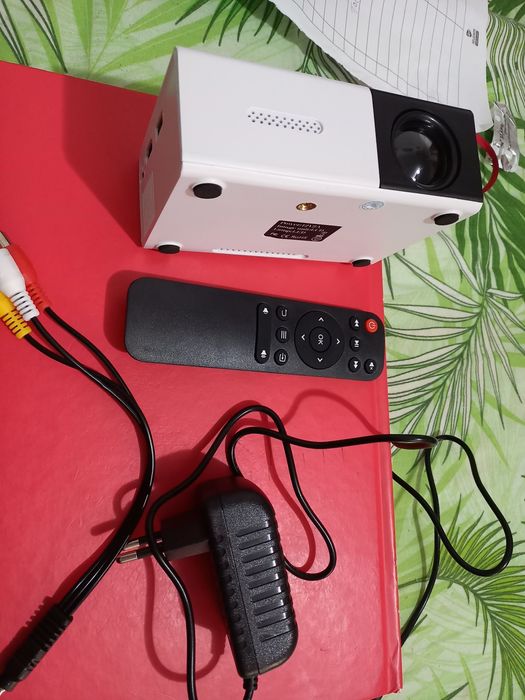 Mini videoproiector portabil protecție Led