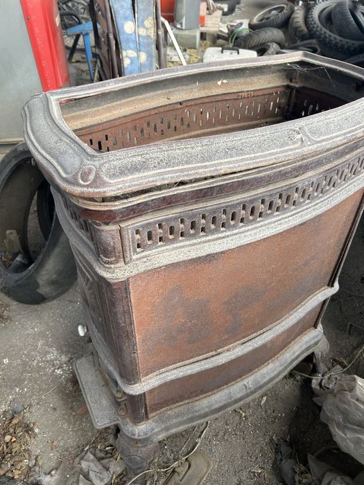 Стара емайлирана печка